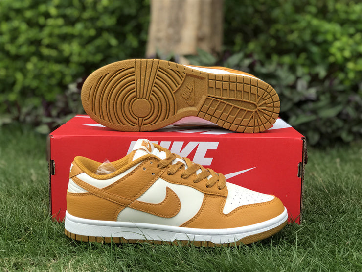 Nike clean off-white luxury sneakers view 11 padded collar comfort