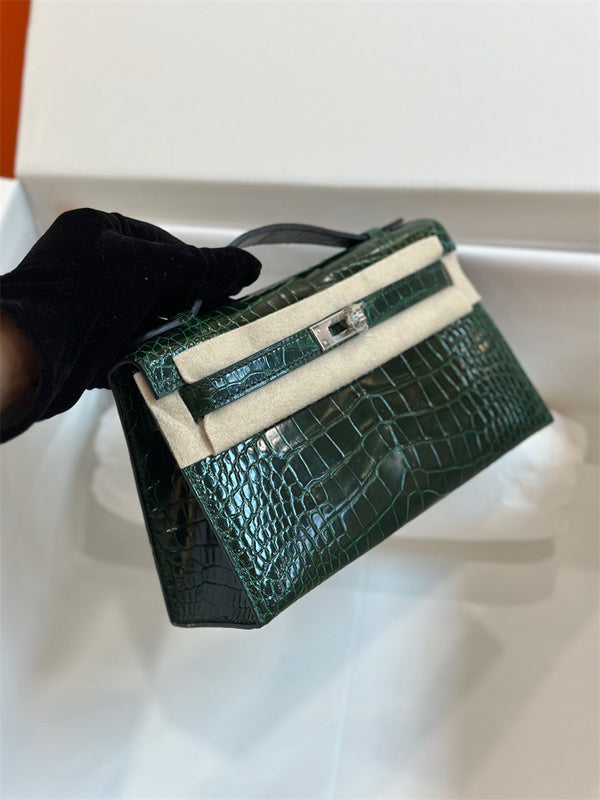  carryall bag interior and compartment view 21