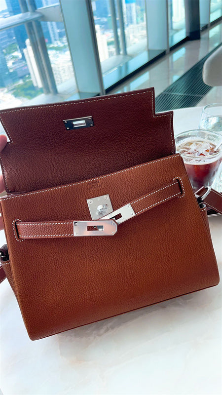  Structured crossbody bag front view 13