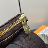  Chic shopper bag front view 7