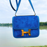  Timeless shoulder bag carried on shoulder 10