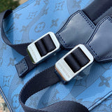  Tailored shopper bag carried on shoulder 10