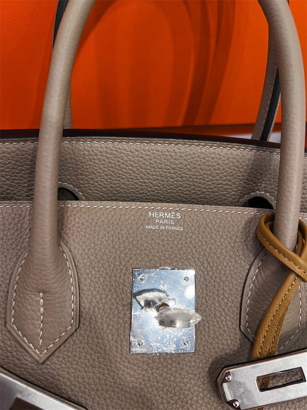  top-handle bag interior and compartment view