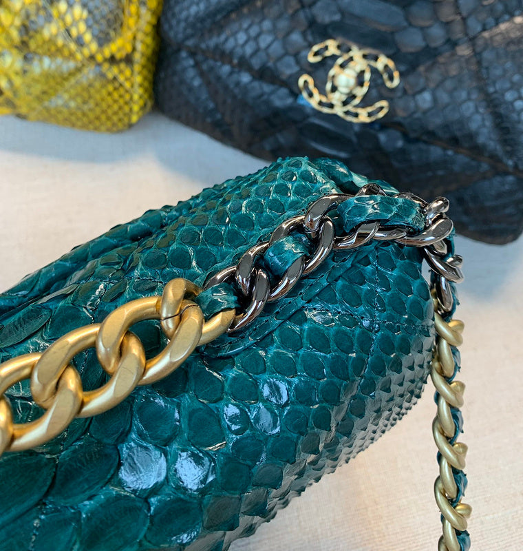  mid purse view 3