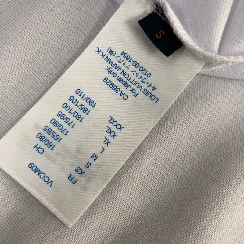 Side profile of Louis Vuitton cotton t-shirt with contemporary cut