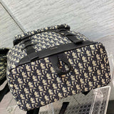 Handle and strap detail of elevated classic women's handbag – women's premium purse
