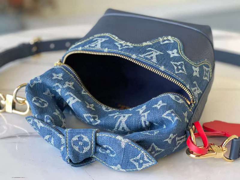 Front view of statement modern women's handbag – women's designer-style accessory
