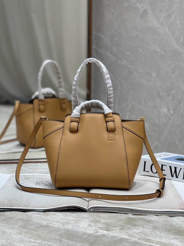 Ziva's Charm handbag – side angle view (20cm*18cm*20cm)