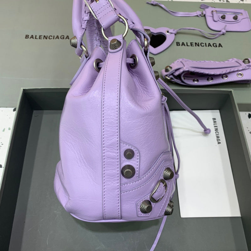 Effortless Faux Leather Handbag - Signature Hardware Accents | Women's Designer-Inspired Purse #313 - hardware and detail close-up (image 5) of designer-inspired handbag