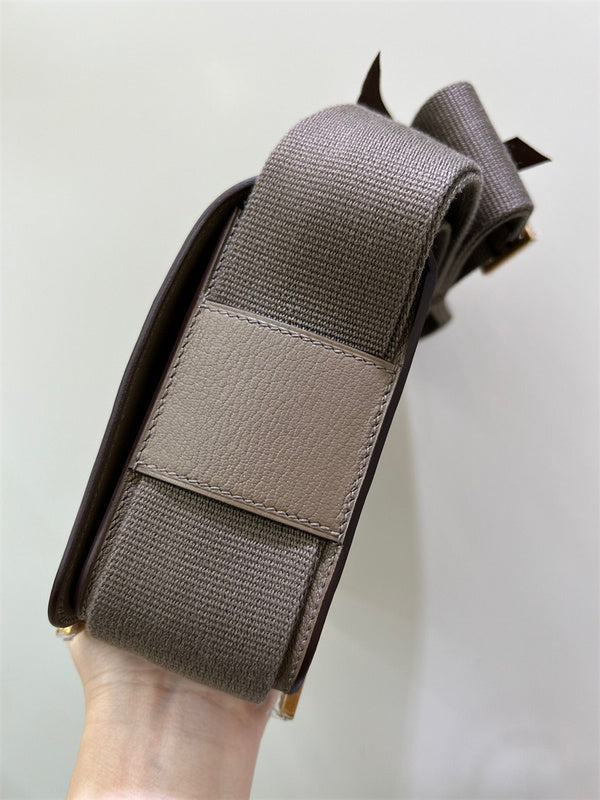 Sophisticated handbag styled for everyday wear