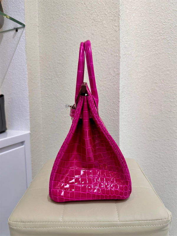  Refined carryall bag front view 13