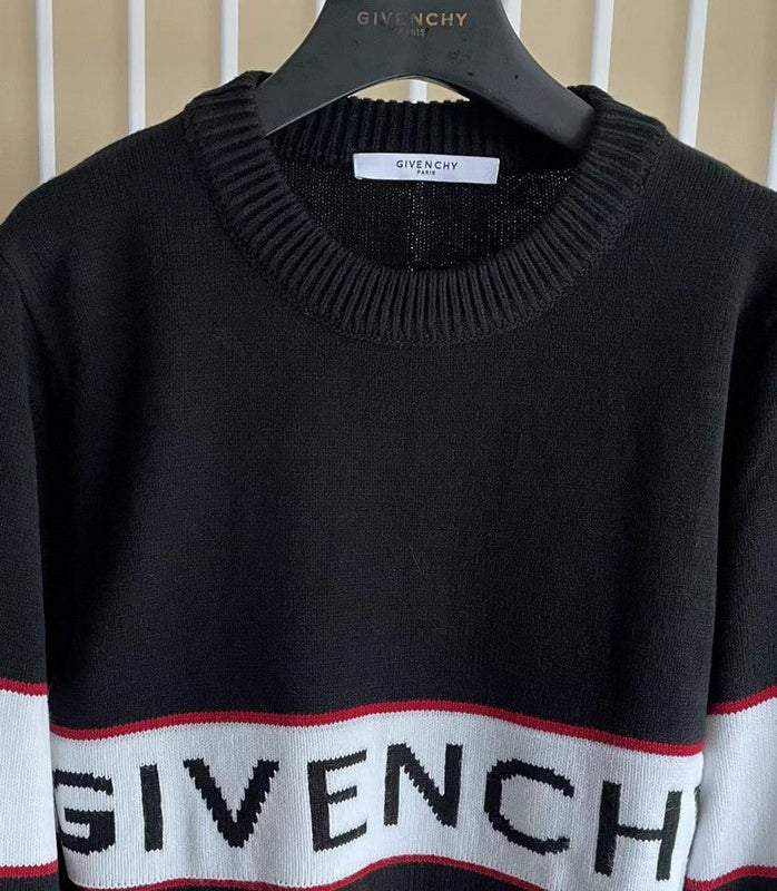 Three-quarter angle view of Givenchy luxury piece style No.202