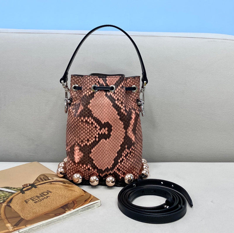 Ziva's Charm handbag – full view (12cm*18cm*10cm)