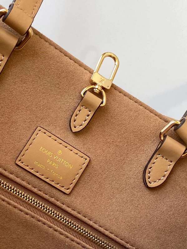 Side profile of classic structured women's handbag – women's designer-style accessory