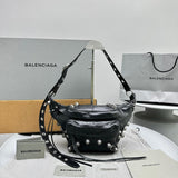 Zivas Charm Signature Style Statement Handbag (Everyday Luxury Essential) – Front View