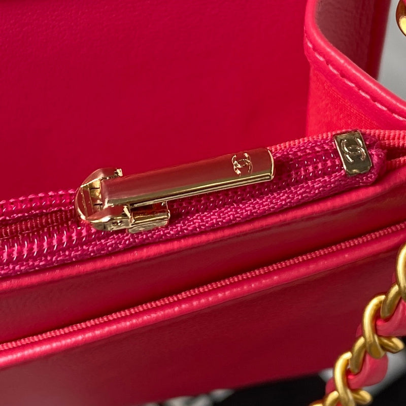 Ziva's Charm handbag – back view (one versatile size)