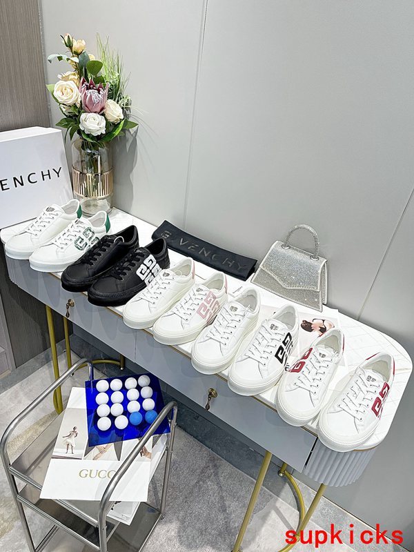 Givenchy shoes Style 106 - logo and branding close-up