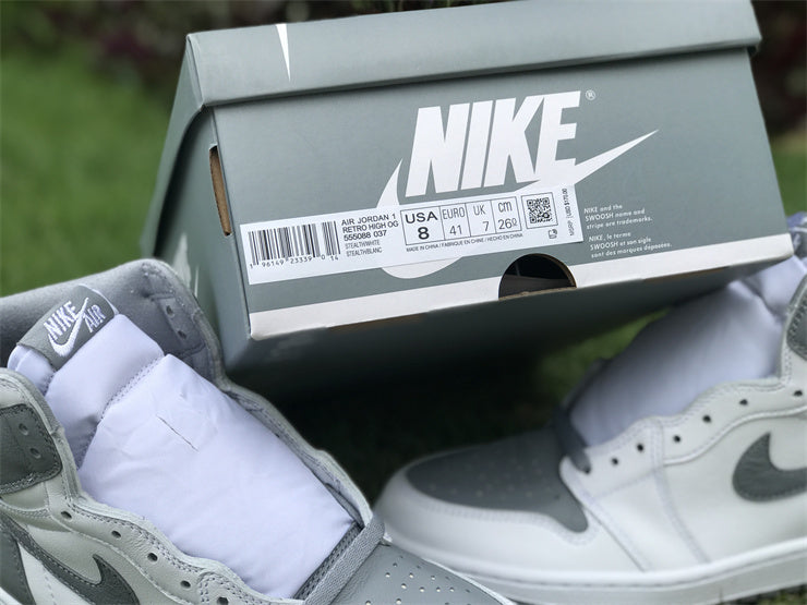 Nike two-tone luxury sneakers view 20 breathable knit upper