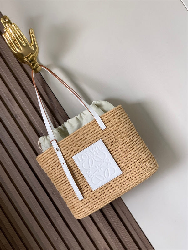 Ziva's Charm handbag – front view (27cm*20cm*10cm)
