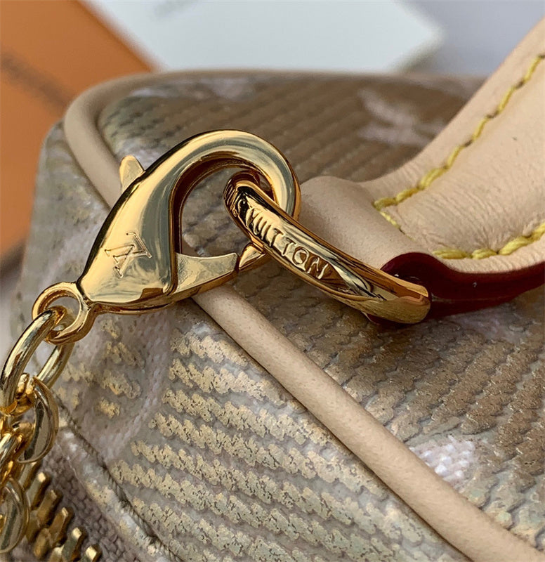  Essential shopper bag carried on shoulder 10