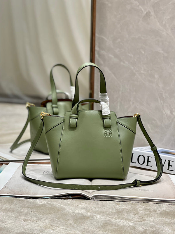 Ziva's Charm handbag – side angle view (20cm*18cm*20cm)