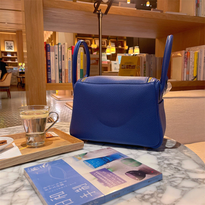  sophisticated tote bag styled with outfit 12