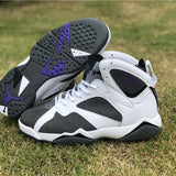 Nike Men's & Women's Premium Low-Top Trainers — Style 181 angle view