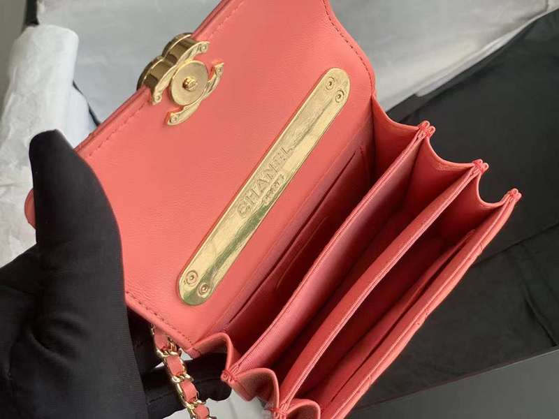 Zivas Charm Understated Luxury Everyday Handbag (Statement-Ready Design) – Styled Look