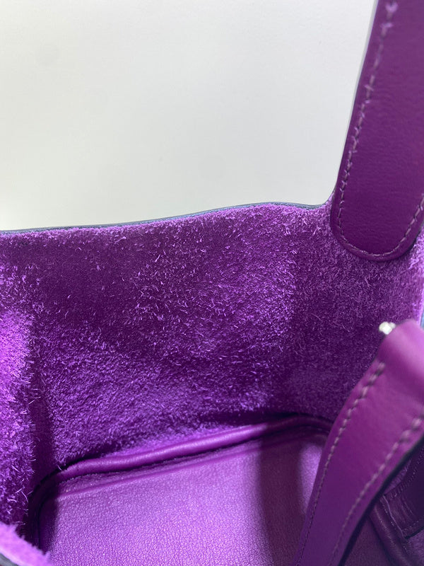 Interior view of understated premium bag