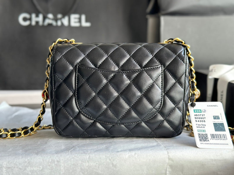 Zivas Charm Elevated Essentials Designer Handbag (Premium Everyday Carry) – Lifestyle Shot