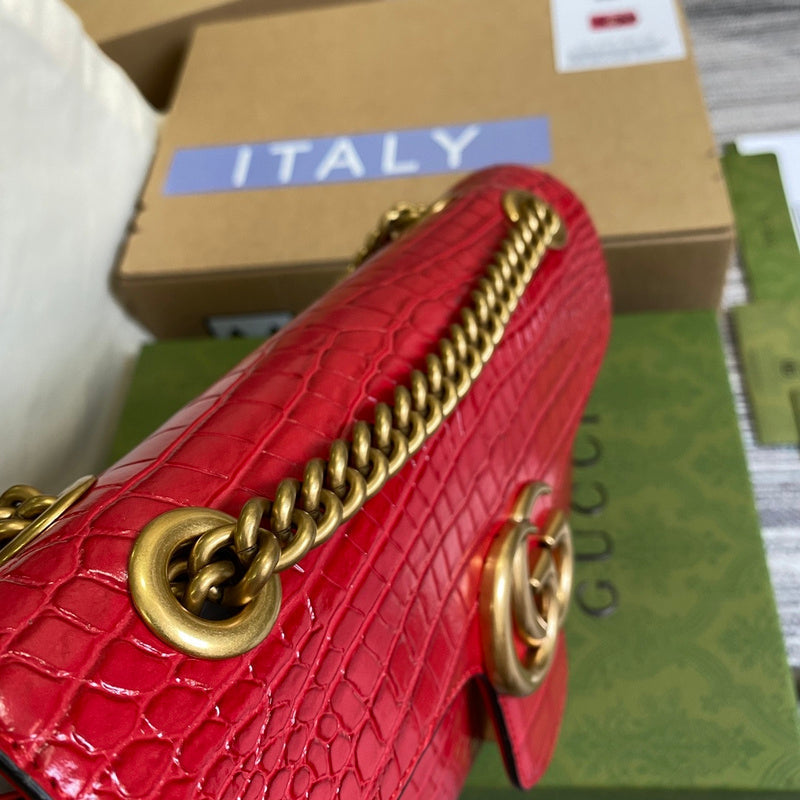 Handle and strap detail of refined signature women's handbag – women's everyday handbag