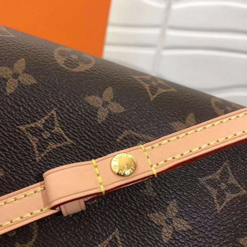 Handle and strap detail of elevated modern women's handbag – women's premium purse