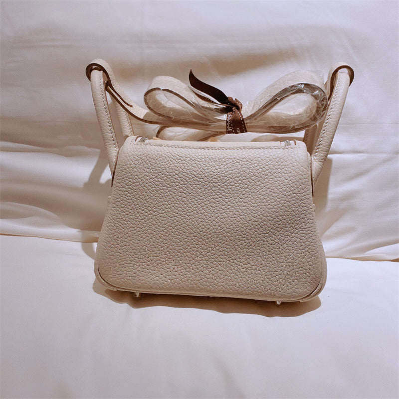  tailored tote bag styled with outfit 12