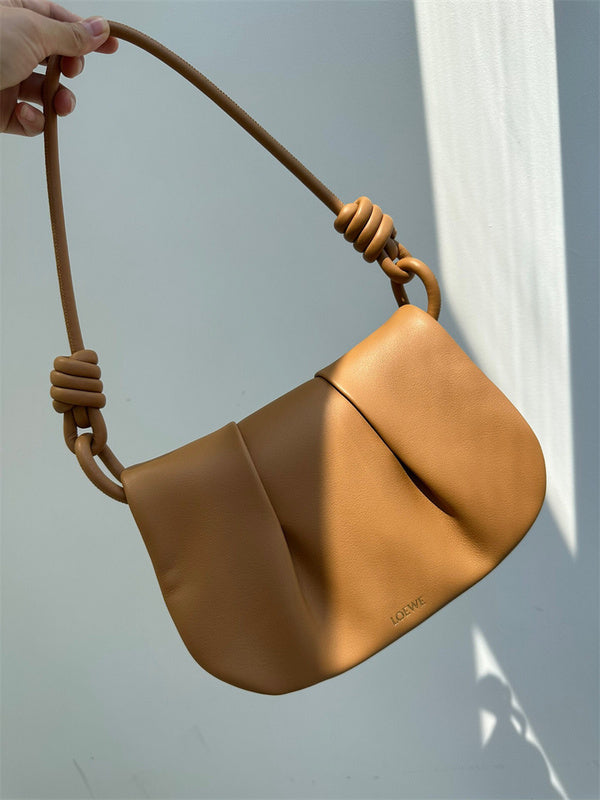 Ziva's Charm handbag – interior view (25cm*17cm*8cm)