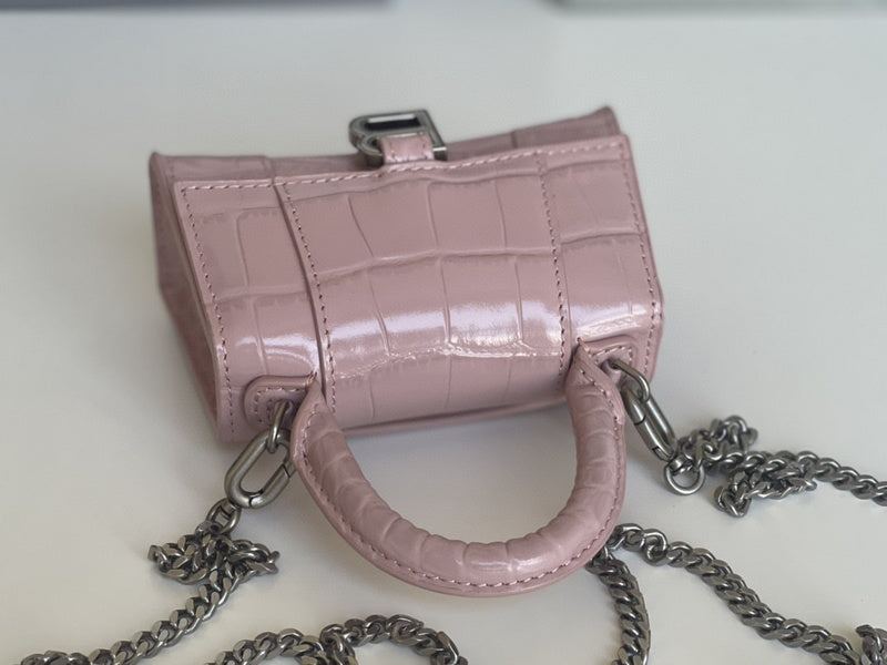 Zivas Charm Everyday Sophistication Statement Handbag (Considered Detail & Form) – Close-Up Detail