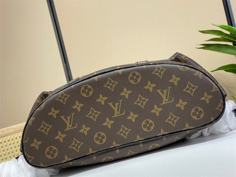  Modern everyday bag carried on shoulder 10