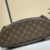  Modern everyday bag carried on shoulder 10