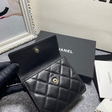  handbag, compact everyday style, image 3