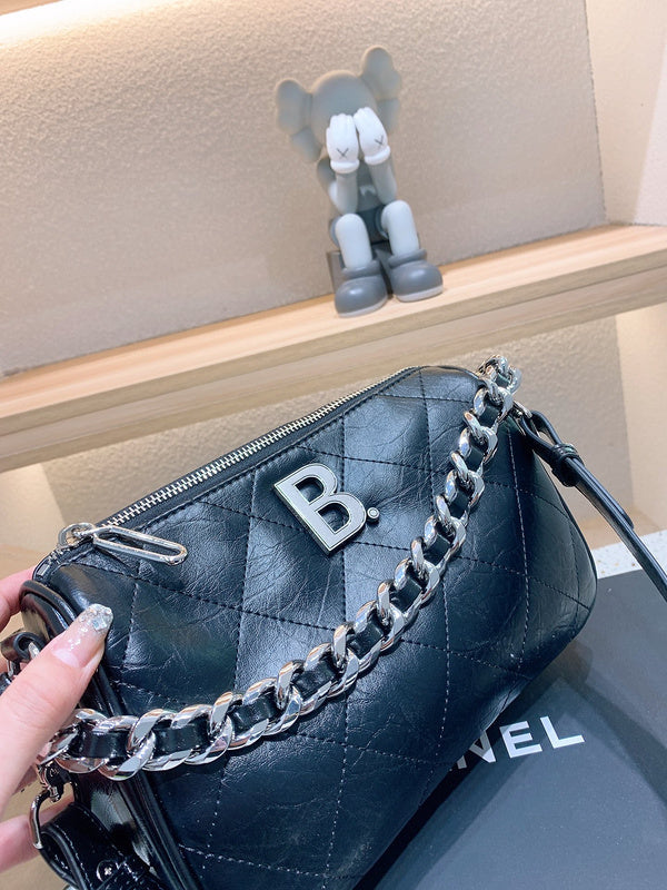 Ziva's Charm handbag – interior view (one versatile size)