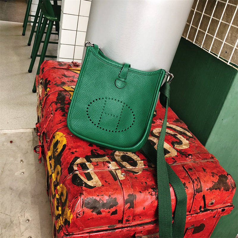  shopper bag interior and compartment view 15