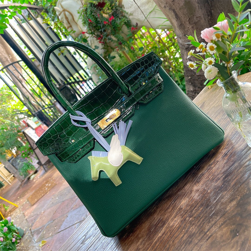  handbag interior and compartment view 9