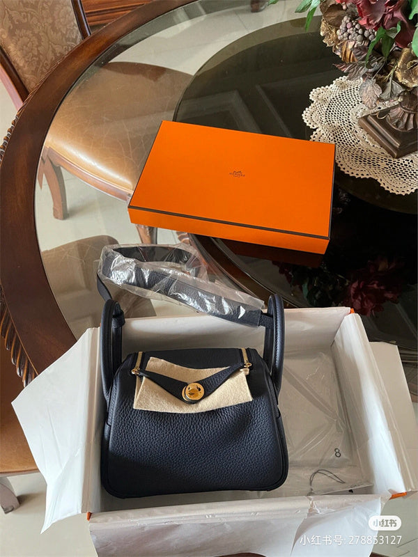 Interior view of streamlined premium bag