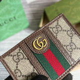 Graceful handbag styled for everyday wear