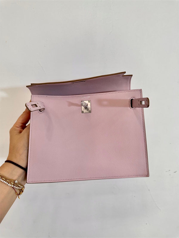  Polished structured bag carried on shoulder