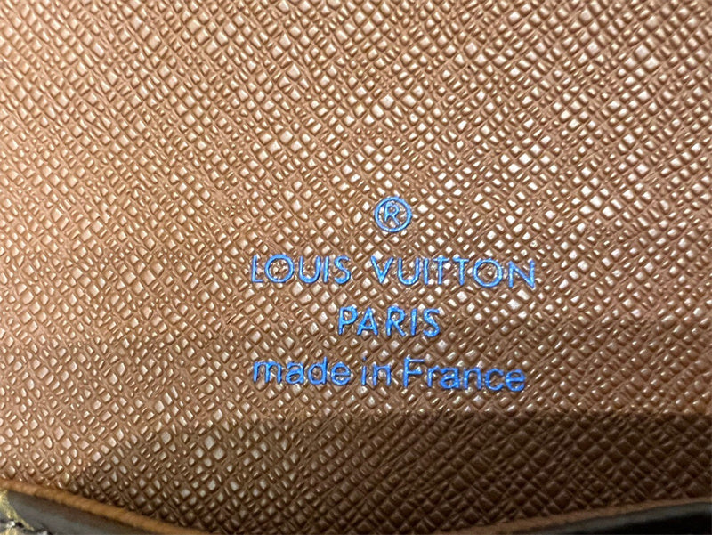  tote bag interior and compartment view 9