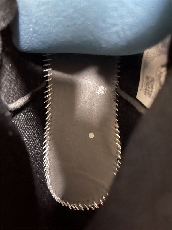 Nike Men's & Women's Luxury Low-Top Trainers — Style 261 interior view