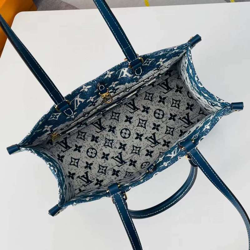 Front view of refined modern women's handbag – women's everyday handbag