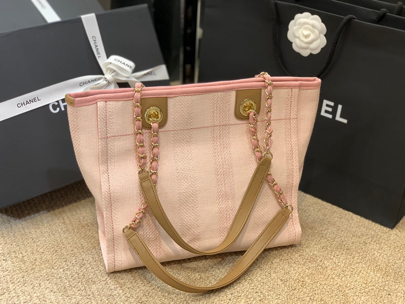  spacious purse view 10