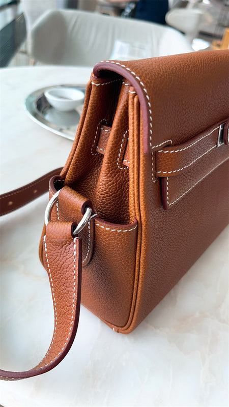  sophisticated shopper bag detail view showing craftsmanship 8