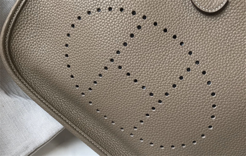Elegant handbag styled for everyday wear